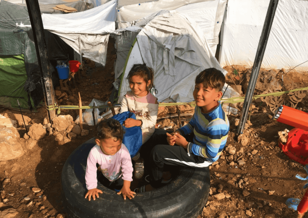 enfants ancien camp samos jungle vathy mineurs étrangers