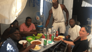 Photos du 20 juillet 2021 dans le bidonville de Samos, Mohamed avec ses amis.